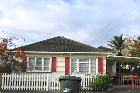 Photo of property in 2a Hautana Square, Woburn, Lower Hutt, 5010