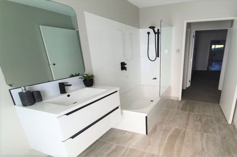 Photo of property in 52 Lotus Avenue, Mount Maunganui, 3116