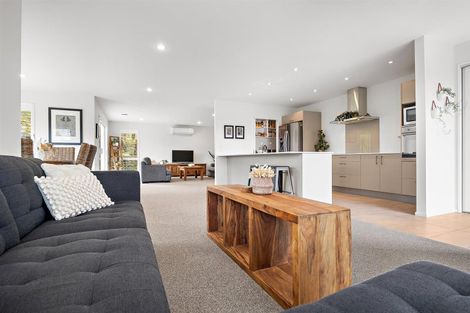 Photo of property in 25 Crabb Fields Lane, Riverhead, 0820