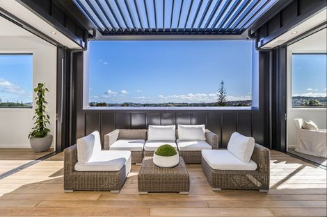 Photo of property in 7/14 Tamariki Avenue, Orewa, 0931