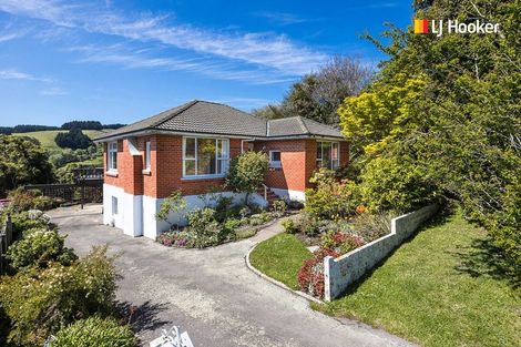 Photo of property in 1 Featherston Street, Macandrew Bay, Dunedin, 9014
