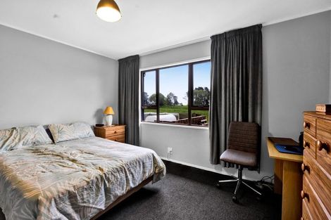 Photo of property in 8 Clearview Road, Lepperton, New Plymouth, 4373