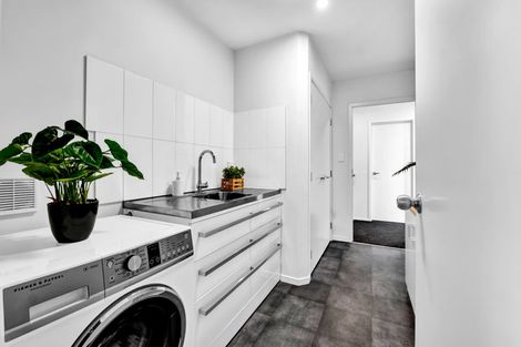 Photo of property in 14 Shearer Drive, Oakura, 4314