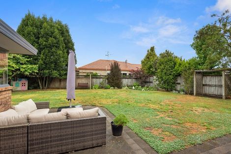 Photo of property in 53 Waiwherowhero Drive, St Andrews, Hamilton, 3200