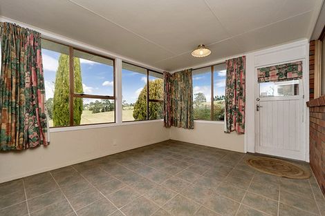 Photo of property in 16 Babich Road, Henderson Valley, Auckland, 0614