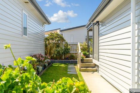 Photo of property in 11 Kamahi Crescent, Papamoa Beach, Papamoa, 3118