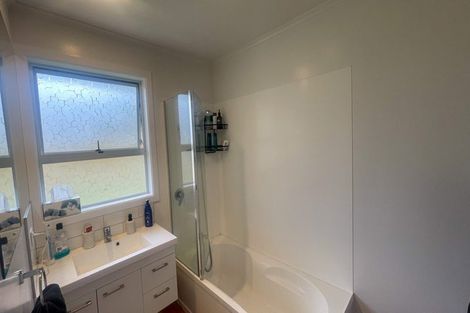 Photo of property in 32 Candia Road, Swanson, Auckland, 0614