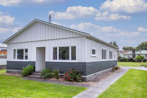 Photo of property in 1 Hayward Street, Featherston, 5710