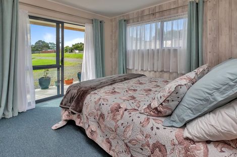 Photo of property in 19 Marsden Point Road, Ruakaka, 0116