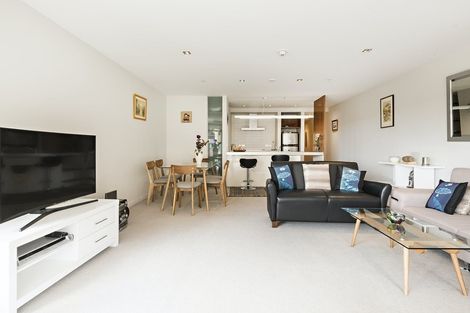 Photo of property in Piermont Apartments, 2a/82 Cable Street, Te Aro, Wellington, 6011