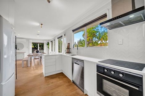 Photo of property in 63 Weatherly Road, Torbay, Auckland, 0630