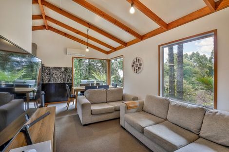 Photo of property in 25 Opou Road, Titirangi, Auckland, 0604