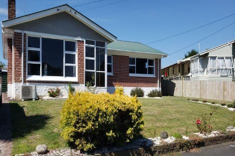 Photo of property in 28 Lewis Street, Glenview, Hamilton, 3206