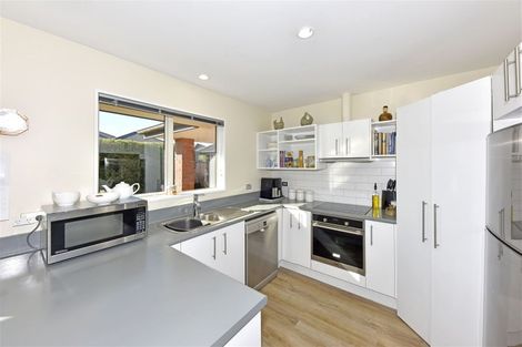 Photo of property in 114 Rothesay Road, Parklands, Christchurch, 8083