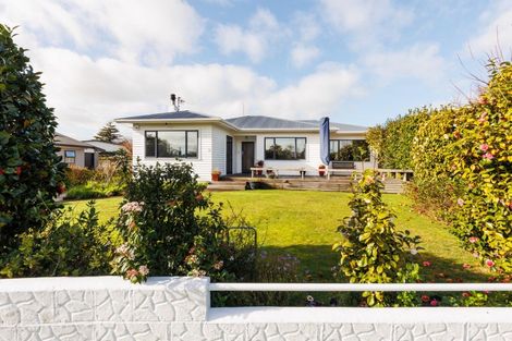 Photo of property in 16 Saint Albans Avenue, Hokowhitu, Palmerston North, 4410