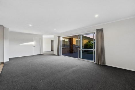 Photo of property in 21 Ponga Place, Papamoa Beach, Papamoa, 3118