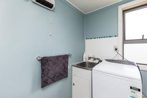 Photo of property in 70 Rhodes Street, Waimate, 7924