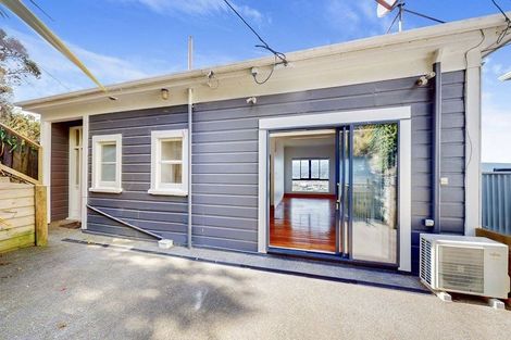 Photo of property in 53 Sutherland Road, Melrose, Wellington, 6023