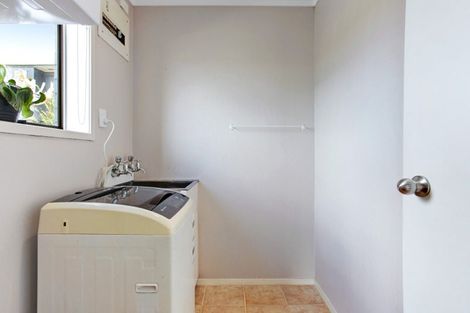 Photo of property in 1/573 Beach Road, Murrays Bay, Auckland, 0630