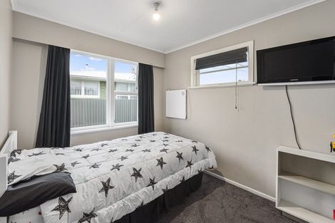 Photo of property in 41 Karaka Crescent, Levin, 5510