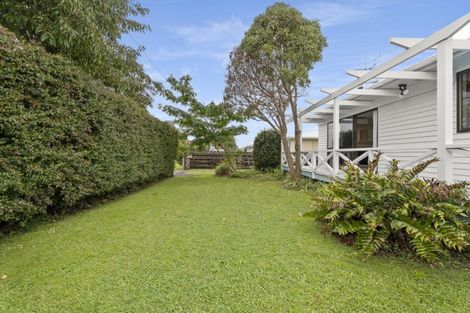 Photo of property in 49 Queen Road, Bellevue, Tauranga, 3110