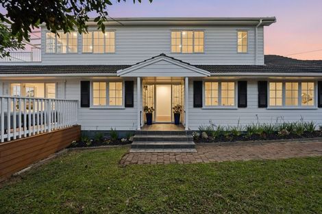 Photo of property in 355 East Coast Road, Mairangi Bay, Auckland, 0630