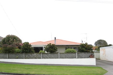 Photo of property in 30 Ropiha Street, Fitzroy, New Plymouth, 4312