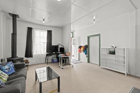 Photo of property in 15 Fairs Road, Milson, Palmerston North, 4414