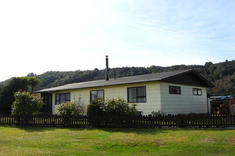 Photo of property in 77 Dick Street, Reefton, 7830