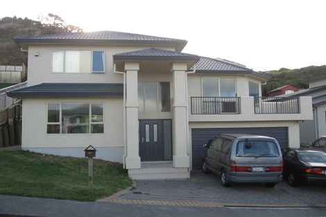 Photo of property in 25 Dress Circle, Newlands, Wellington, 6037