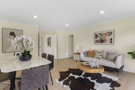 Photo of property in 10 Mediterranean Way, Goodwood Heights, Auckland, 2105