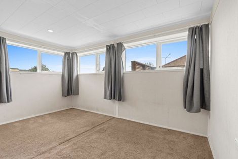 Photo of property in 76 Cambridge Street, Levin, 5510