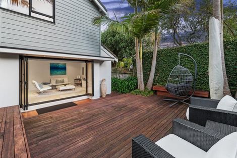 Photo of property in 1/8 The Esplanade, Campbells Bay, Auckland, 0630