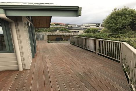 Photo of property in 8a Riverstone Drive, Riverstone Terraces, Upper Hutt, 5018