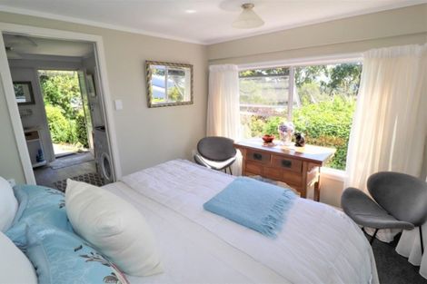 Photo of property in 2 Arthur Road, Thornton Bay, Thames, 3575