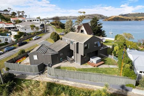 Photo of property in 1 Magnetic Street, Port Chalmers, 9023