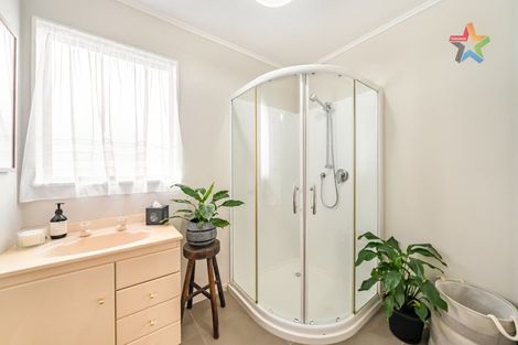 Photo of property in 14a Mossburn Grove, Kelson, Lower Hutt, 5010