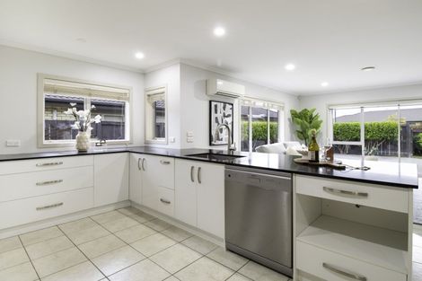 Photo of property in 1 Whitney Place, Rototuna North, Hamilton, 3210