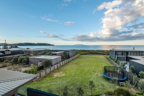 Photo of property in 6 Taiawa Place, Omaha, 0986