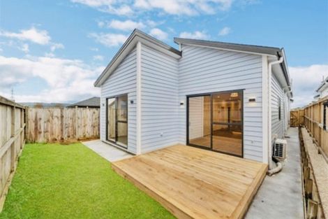 Photo of property in 11 Cronshaw Road, Karaka, Papakura, 2113