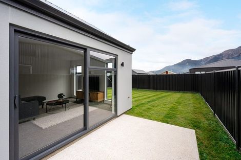 Photo of property in 14 Burdon Loop, Lake Hawea, 9382