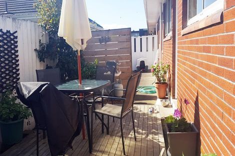 Photo of property in 2/11 Dowling Place, Pakuranga, Auckland, 2010