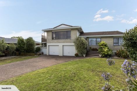 Photo of property in 19 Dowling Place, Pakuranga, Auckland, 2010