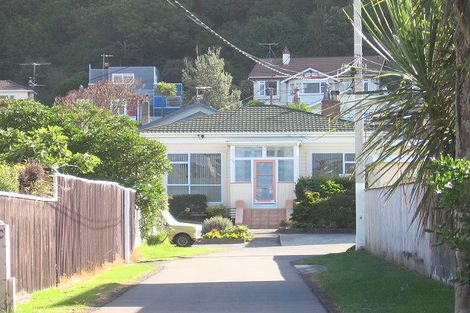 Photo of property in 156a Queens Drive, Lyall Bay, Wellington, 6022