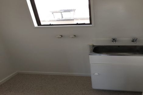 Photo of property in 5 Brockworth Place, Riccarton, Christchurch, 8011