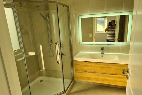 Photo of property in 36 Trias Road, Totara Vale, Auckland, 0629