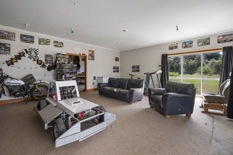 Photo of property in 24 Clive Street, Halcombe, Feilding, 4779