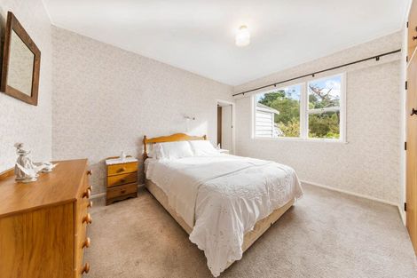 Photo of property in 2 Kay Road, Swanson, Auckland, 0614