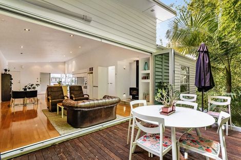 Photo of property in 16c Charmaine Road, Torbay, Auckland, 0630