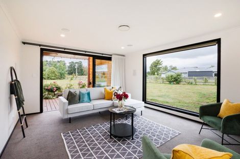 Photo of property in 2 Ashgrove Lane, Ashhurst, 4470